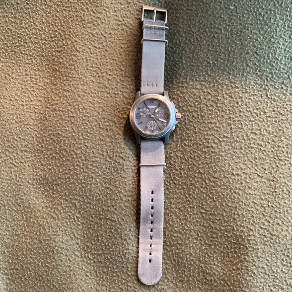 Men’s Victorinox Swiss Army watch with gray nylon strap. Comes with box. - Picture 2 of 16